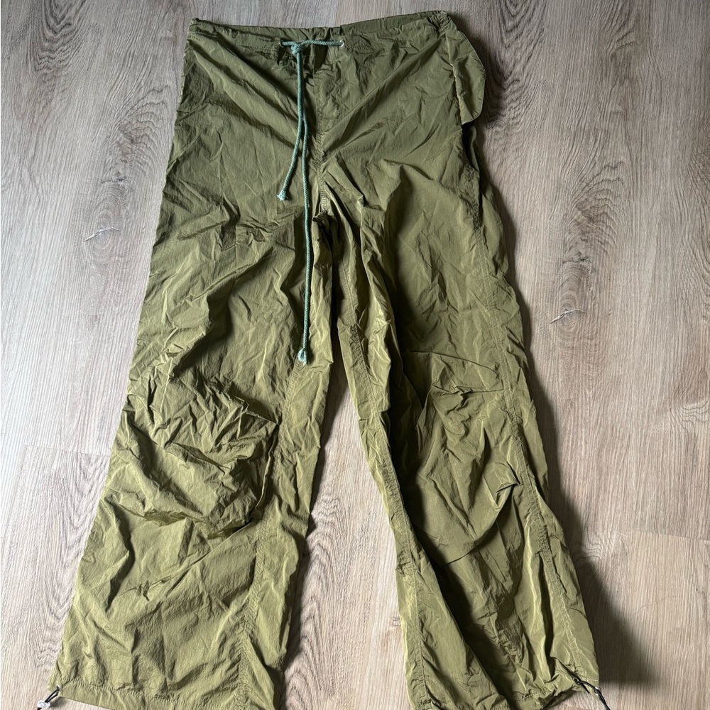 Solado Olive Parachute Pant